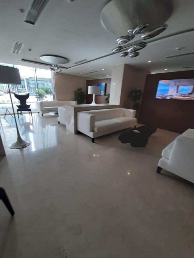 Luxury Apartments With Sea View バトゥーミ エクステリア 写真