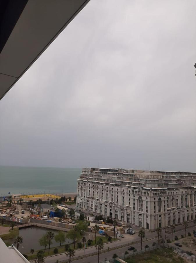 Luxury Apartments With Sea View バトゥーミ エクステリア 写真