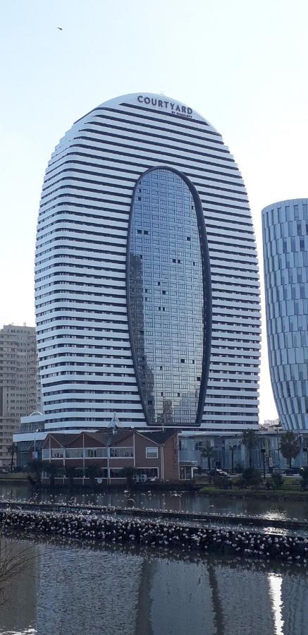 Luxury Apartments With Sea View バトゥーミ エクステリア 写真