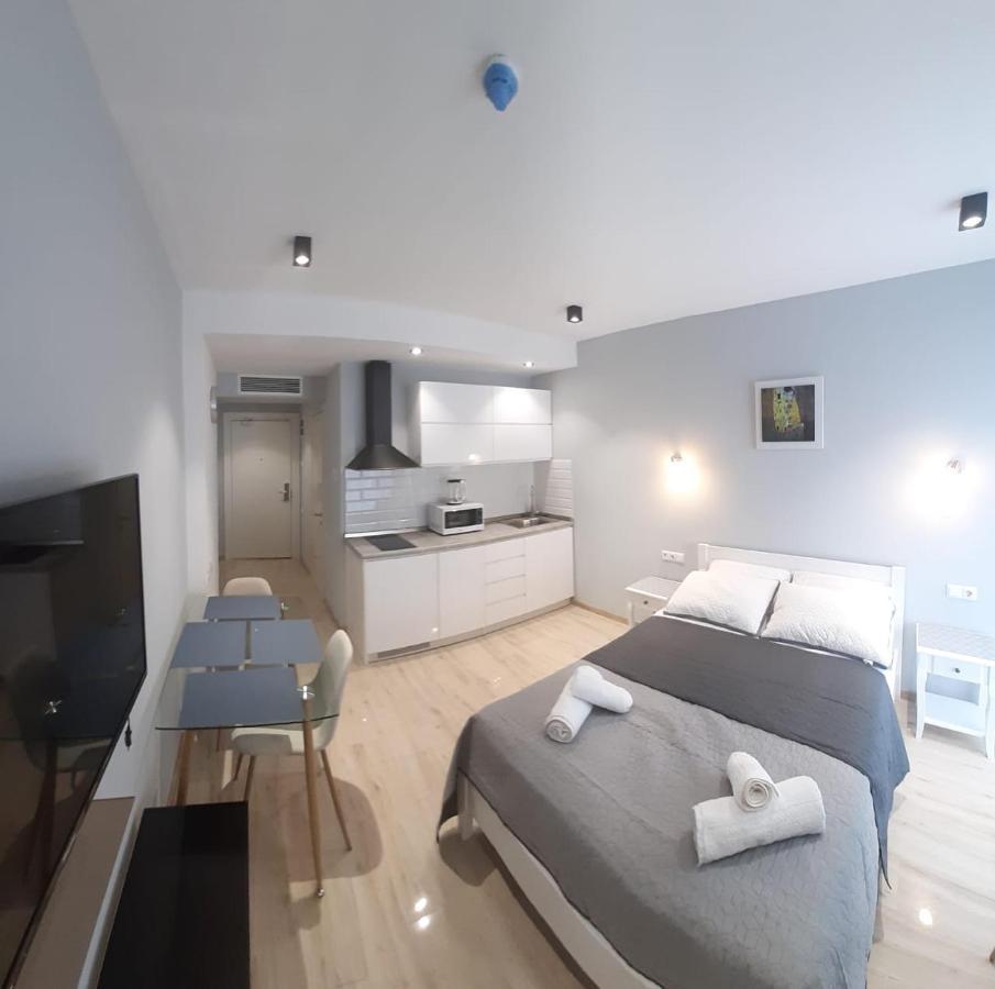 Luxury Apartments With Sea View バトゥーミ エクステリア 写真